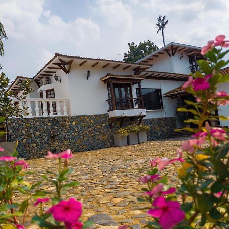 Hotel Boutique La Casa De Piedra Cali Exteriör bild