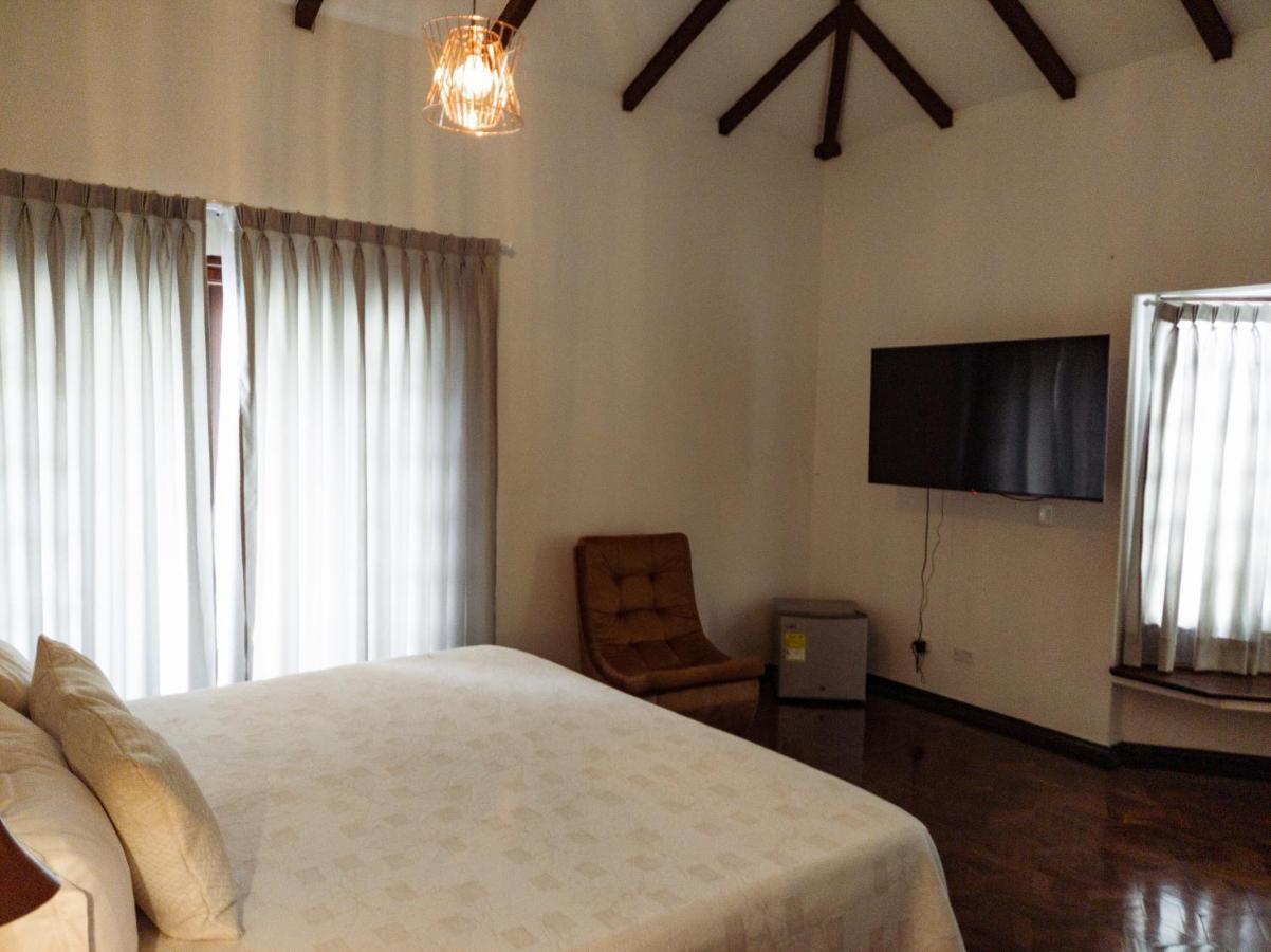 Hotel Boutique La Casa De Piedra Cali Exteriör bild