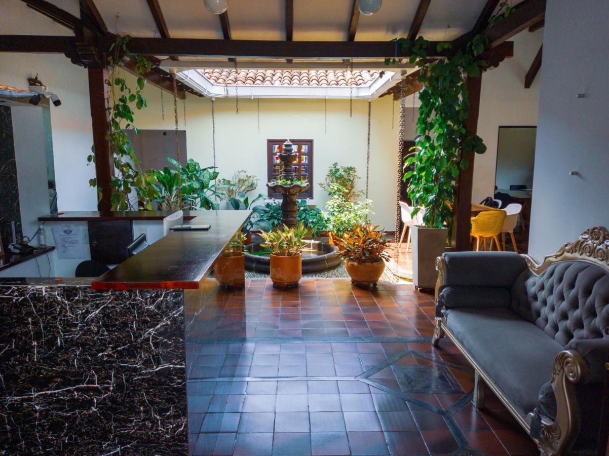 Hotel Boutique La Casa De Piedra Cali Exteriör bild