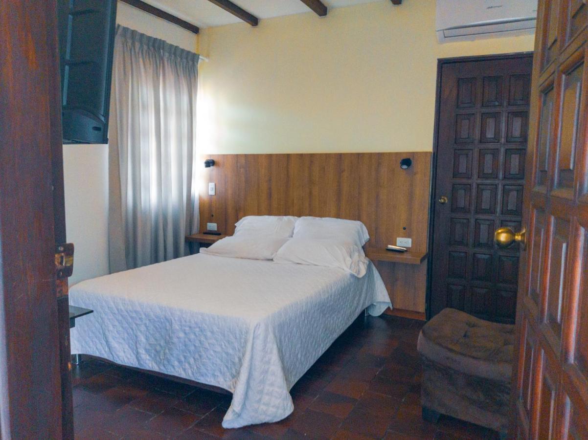 Hotel Boutique La Casa De Piedra Cali Exteriör bild