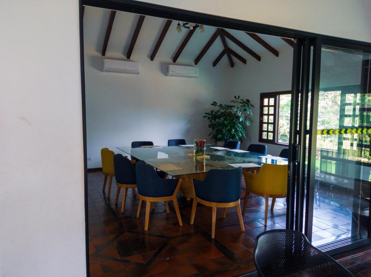 Hotel Boutique La Casa De Piedra Cali Exteriör bild