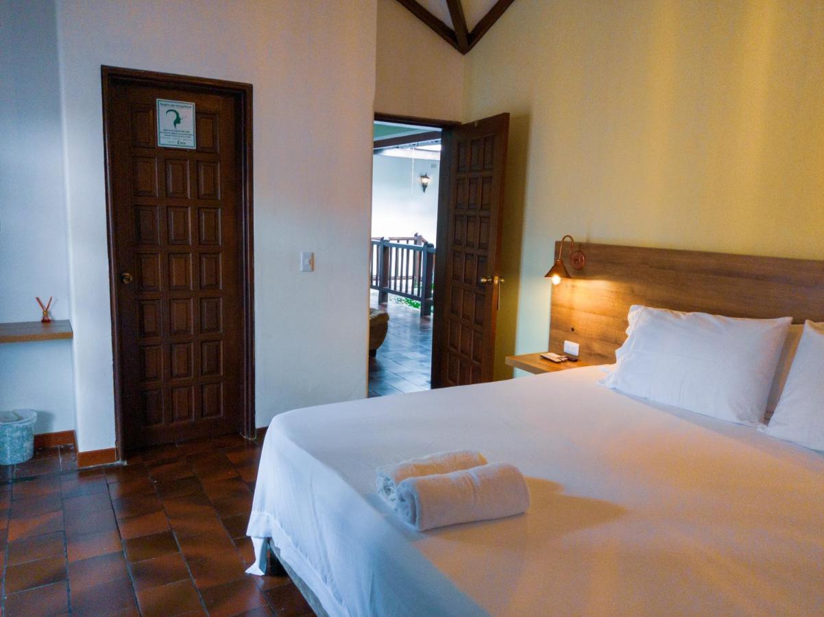 Hotel Boutique La Casa De Piedra Cali Exteriör bild