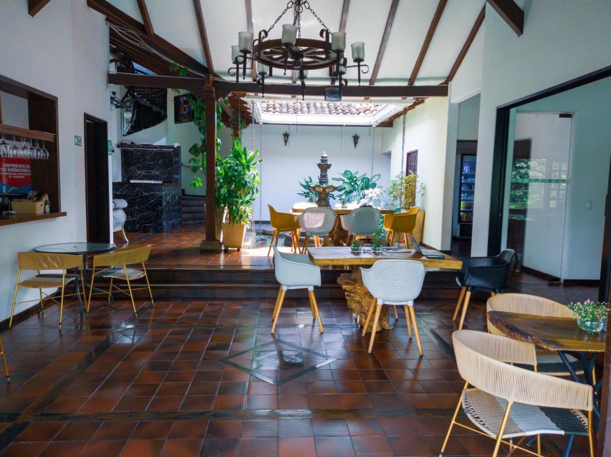 Hotel Boutique La Casa De Piedra Cali Exteriör bild