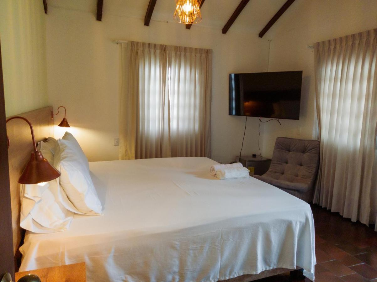 Hotel Boutique La Casa De Piedra Cali Exteriör bild