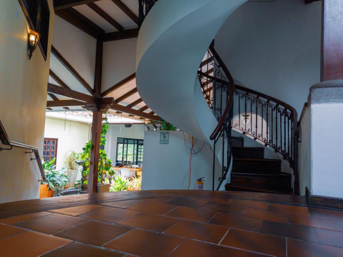 Hotel Boutique La Casa De Piedra Cali Exteriör bild