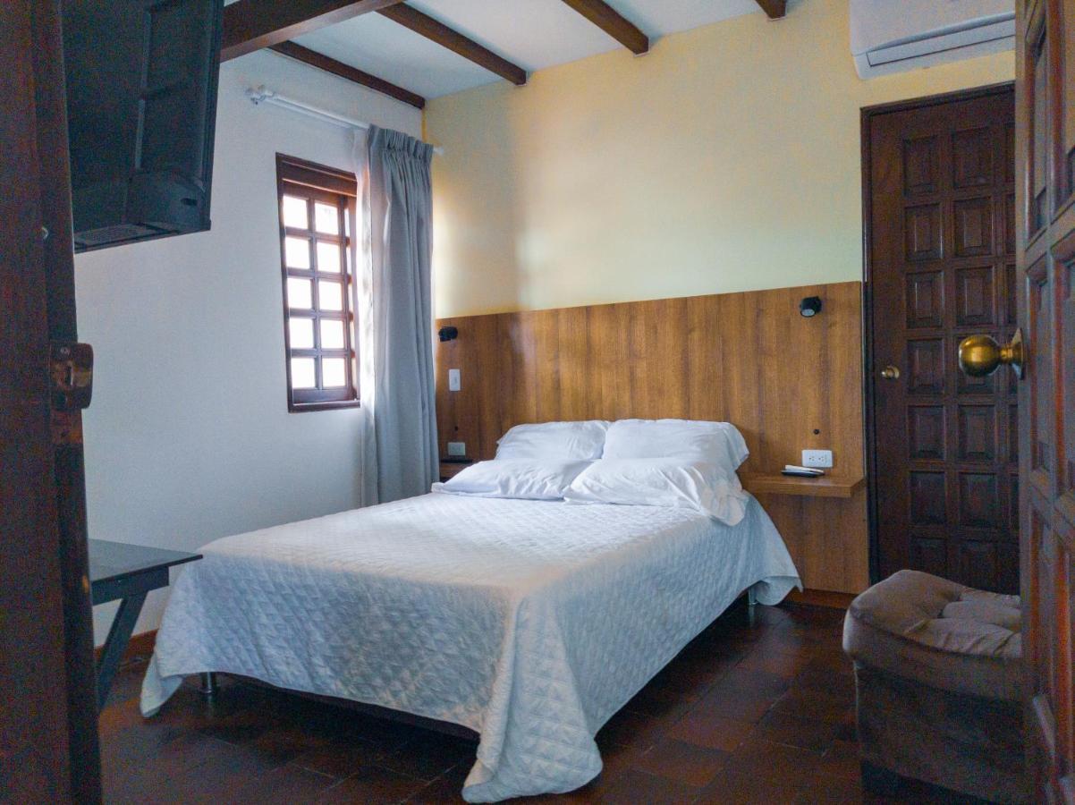 Hotel Boutique La Casa De Piedra Cali Exteriör bild