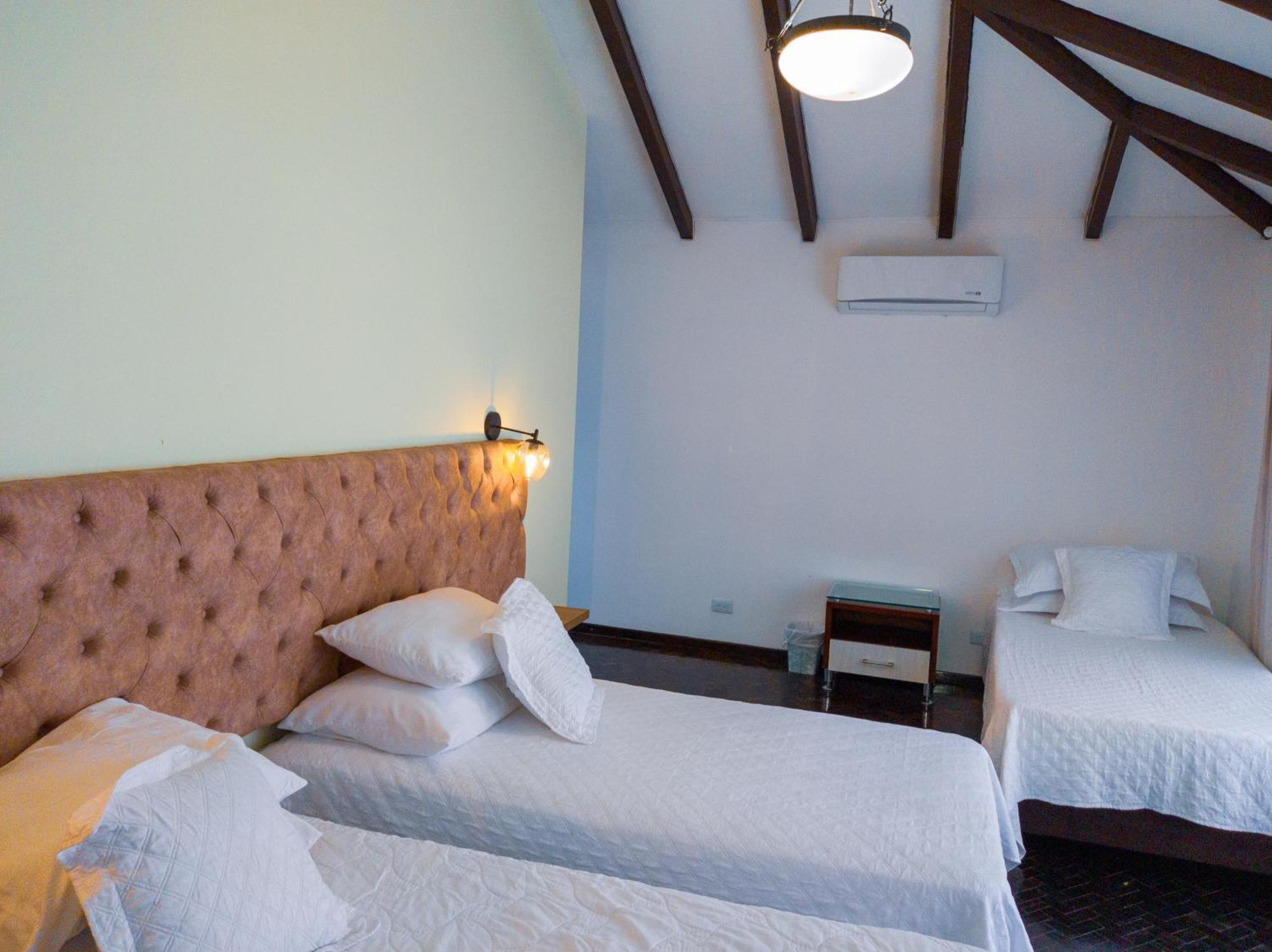 Hotel Boutique La Casa De Piedra Cali Exteriör bild